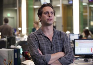 recap-the-newsroom-halts-its-death-plunge-with-its-least-terrible-episode-to-date-300x210